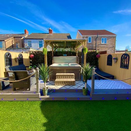 New…The Hottub House Blackpool Pleasure Beach Kültér fotó