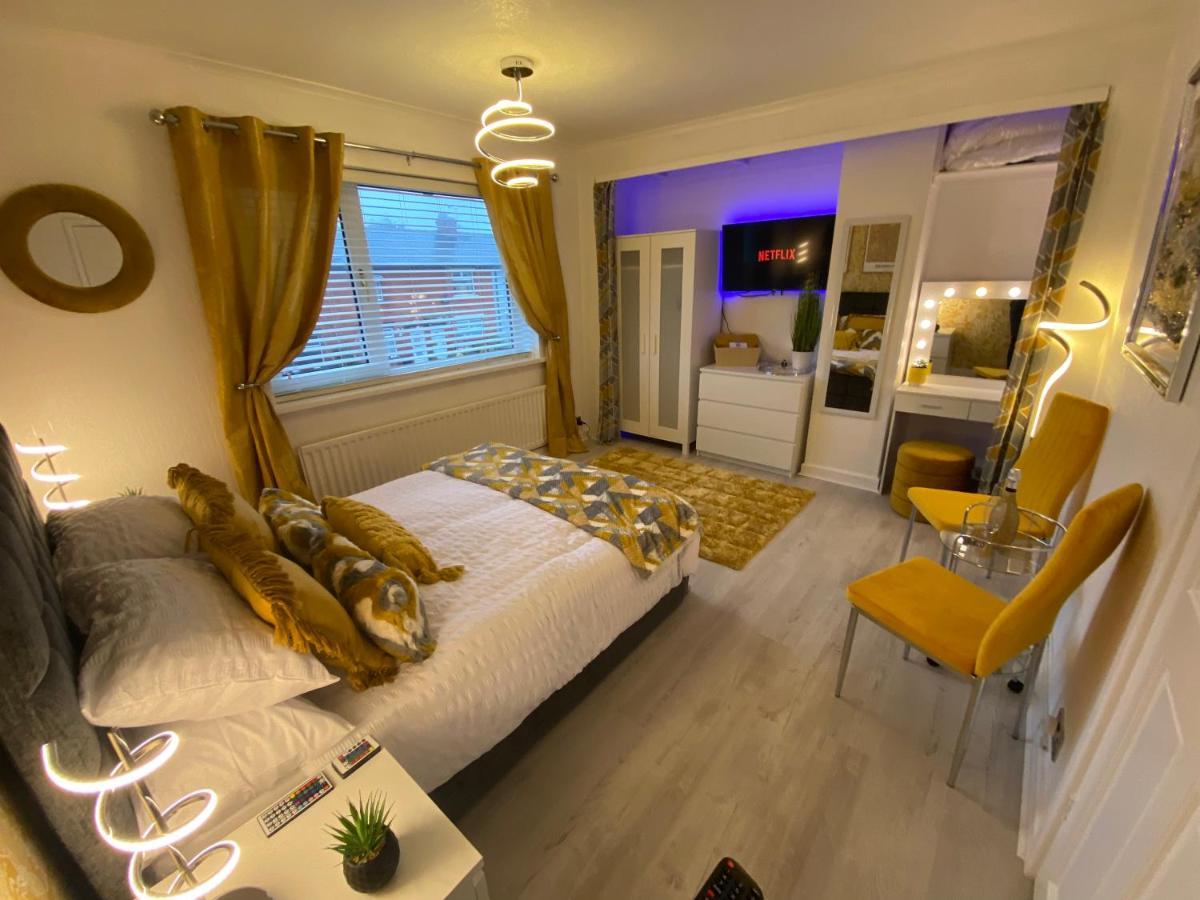 New…The Hottub House Blackpool Pleasure Beach Kültér fotó