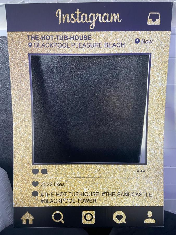 New…The Hottub House Blackpool Pleasure Beach Kültér fotó