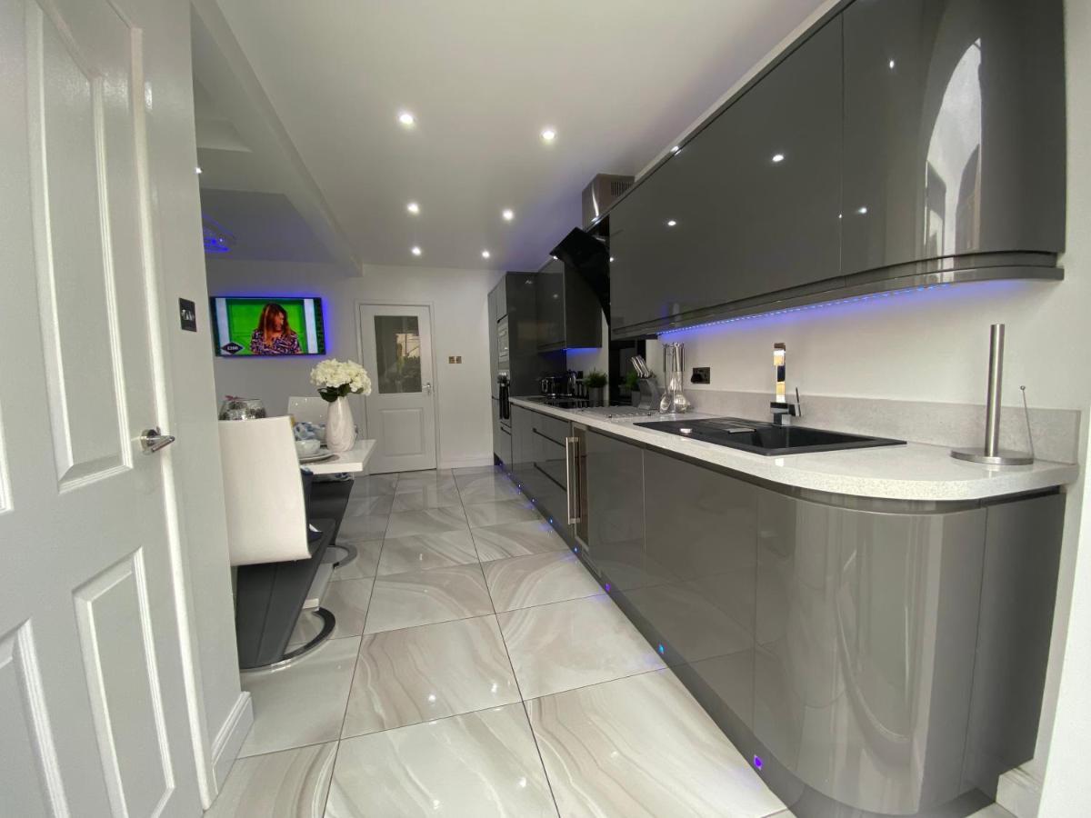 New…The Hottub House Blackpool Pleasure Beach Kültér fotó