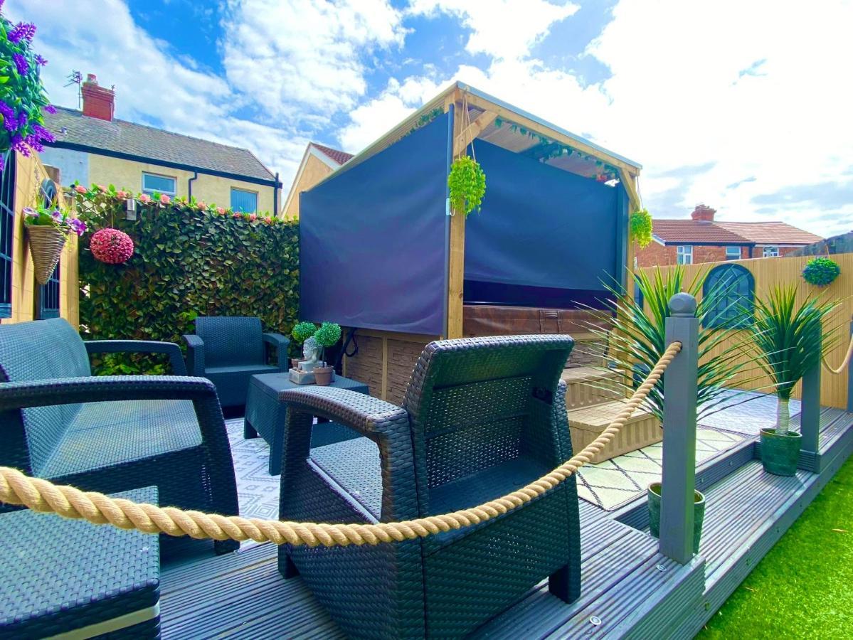 New…The Hottub House Blackpool Pleasure Beach Kültér fotó